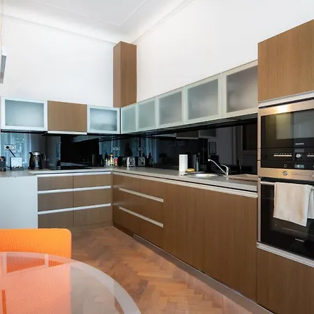Apartment Elegant Paris Ave With A Terrace Prague