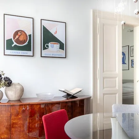 Elegant Paris Ave With A Terrace Apartment Prague