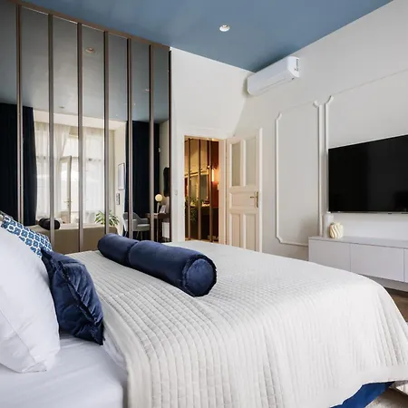 Elegant Paris Ave With A Terrace شقة براغ