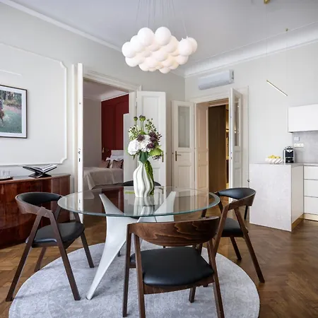 Elegant Paris Ave With A Terrace شقة