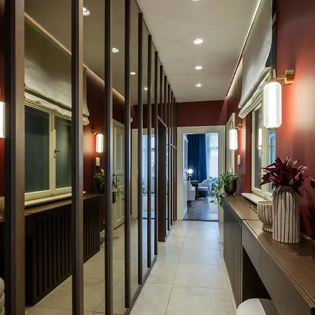 Elegant Paris Ave With A Terrace