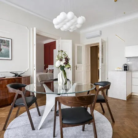 Elegant Paris Ave With A Terrace Apartman