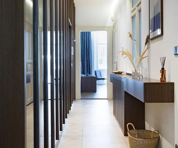 Elegant Paris Ave With A Terrace Lejlighed Prag